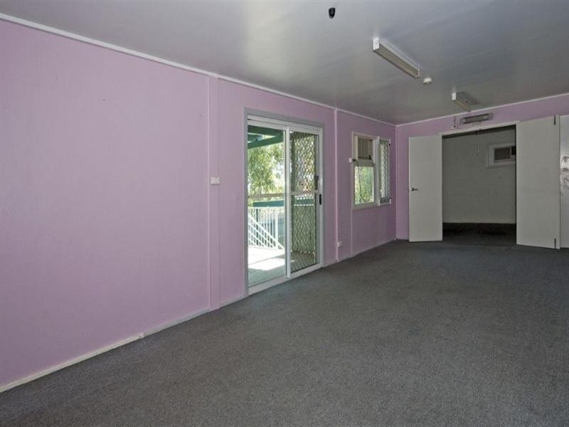 27 Mitchell Street, Riverview QLD 4303