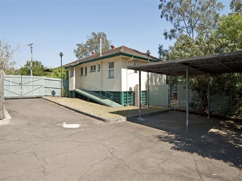 27 Mitchell Street, Riverview QLD 4303