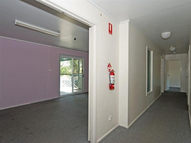 27 Mitchell Street, Riverview QLD 4303