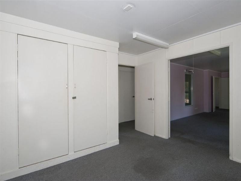 27 Mitchell Street, Riverview QLD 4303