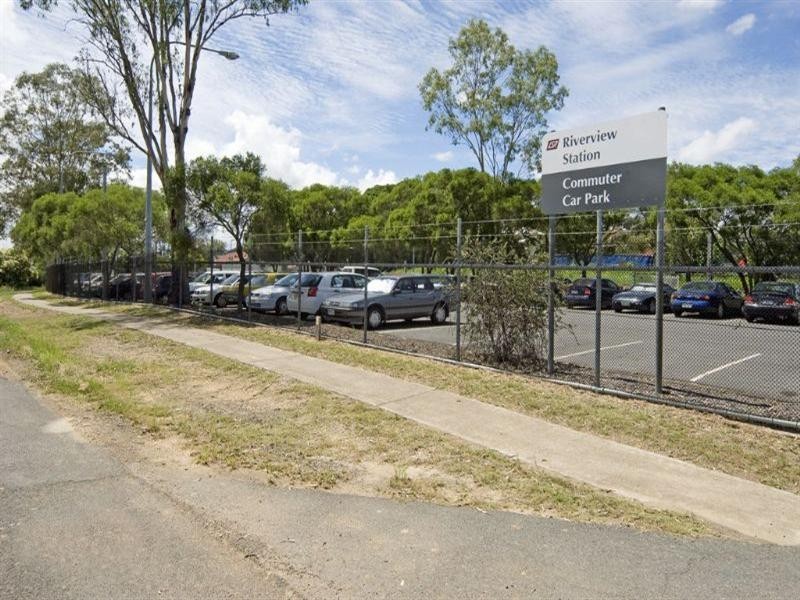 27 Mitchell Street, Riverview QLD 4303