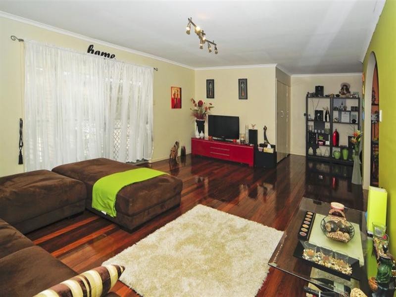 1 Aberdeen Street, Bundamba QLD 4304