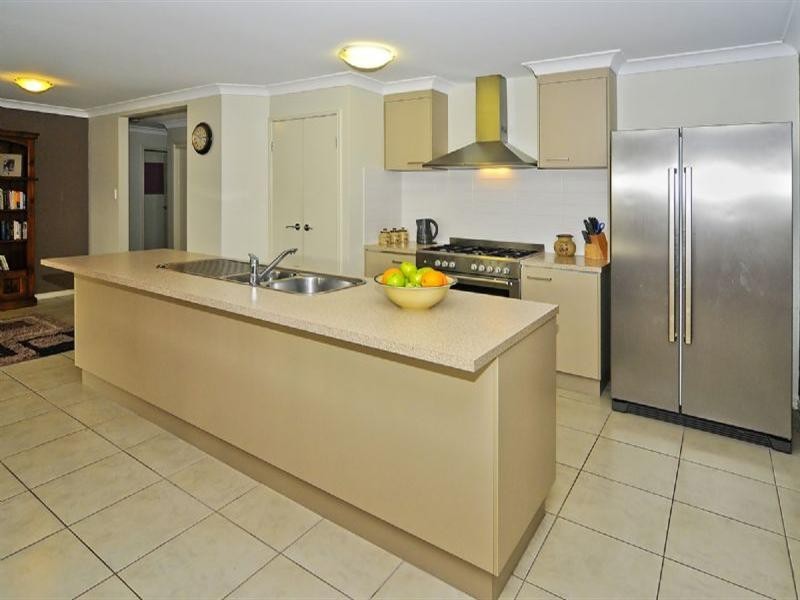 7 Stacey Close, Moggill QLD 4070