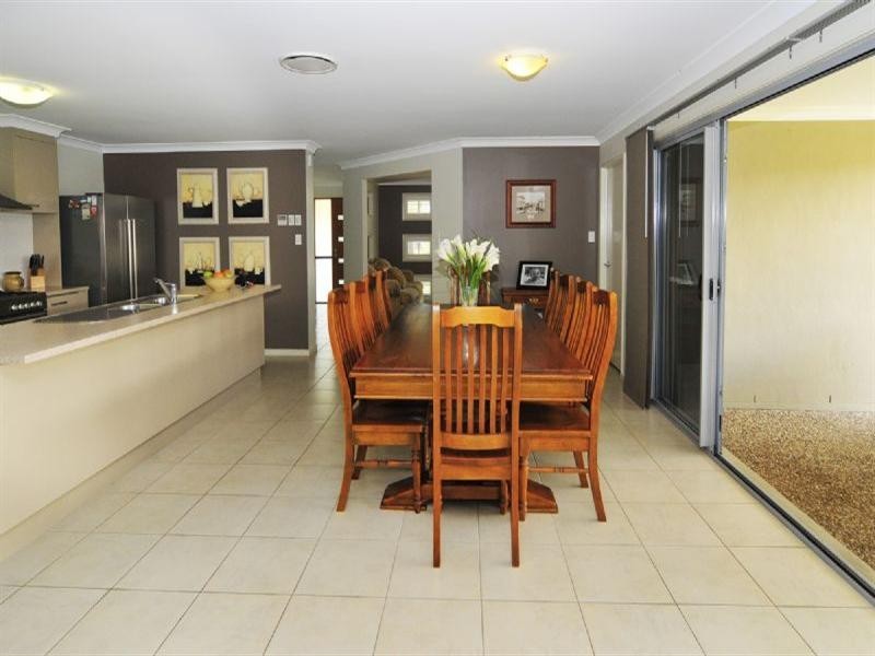 7 Stacey Close, Moggill QLD 4070