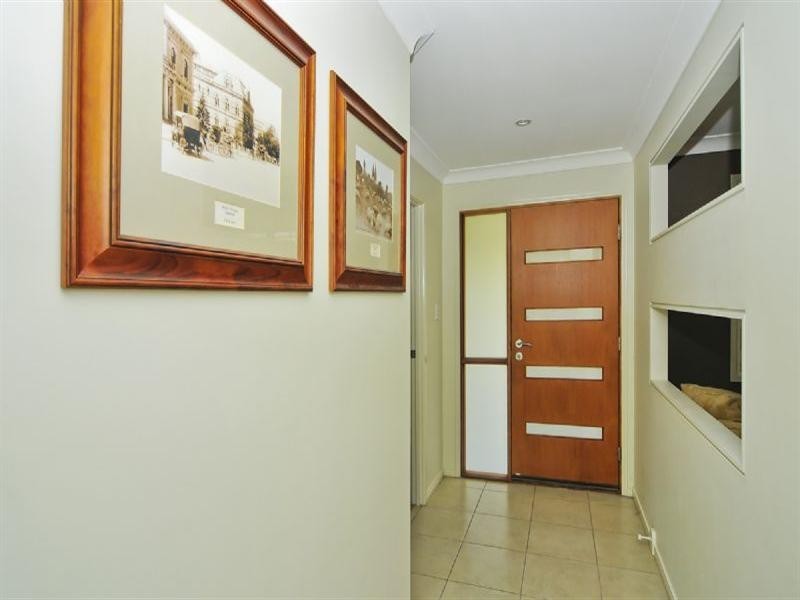 7 Stacey Close, Moggill QLD 4070