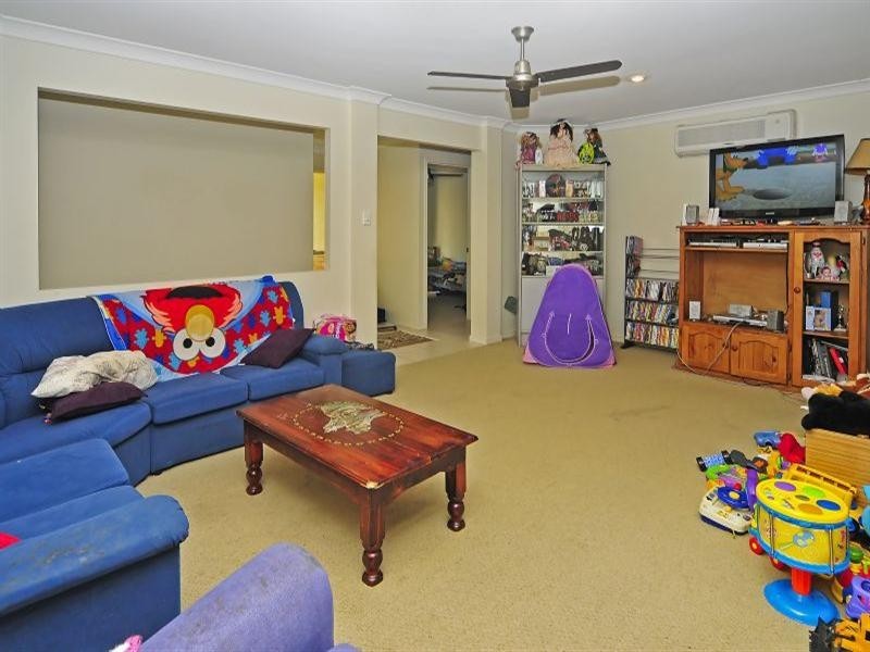 15 Mair Drive, Redbank QLD 4301