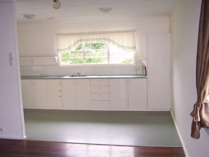 64 Diamond Street, Riverview QLD 4303