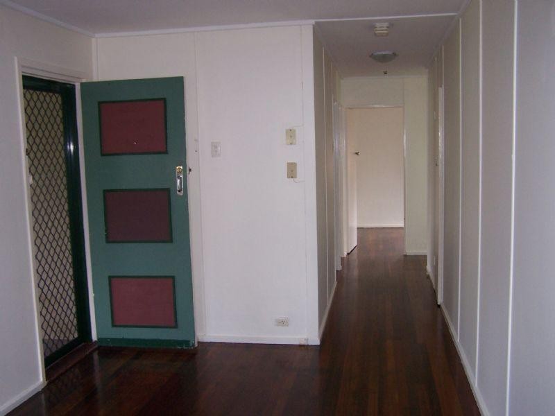 64 Diamond Street, Riverview QLD 4303