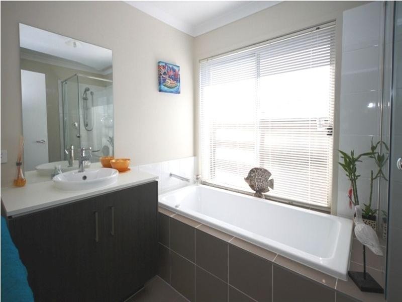 6 Roach Crescent, Redbank Plains QLD 4301