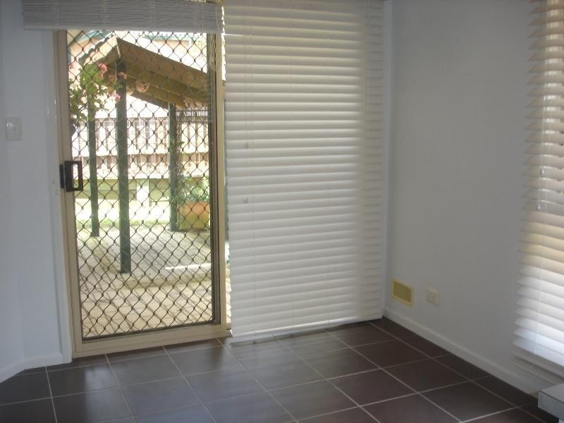 4/20 Henty Drive, Redbank Plains QLD 4301