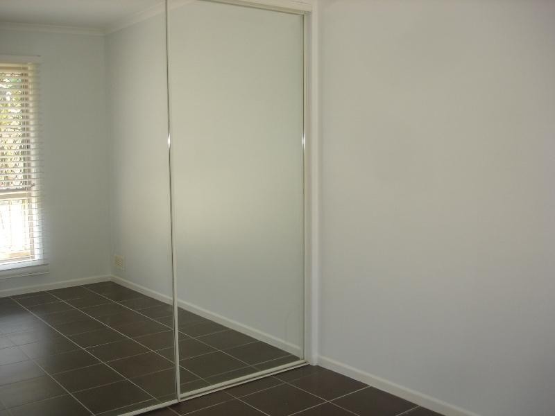 4/20 Henty Drive, Redbank Plains QLD 4301