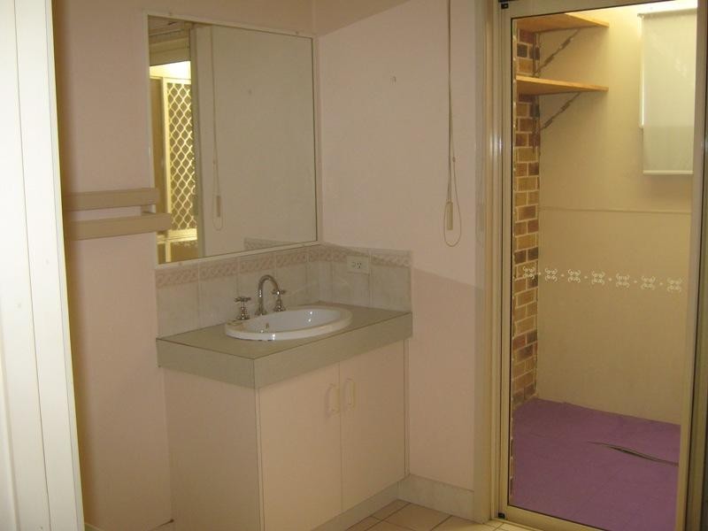 2/11 McBrien Court, Redbank Plains QLD 4301