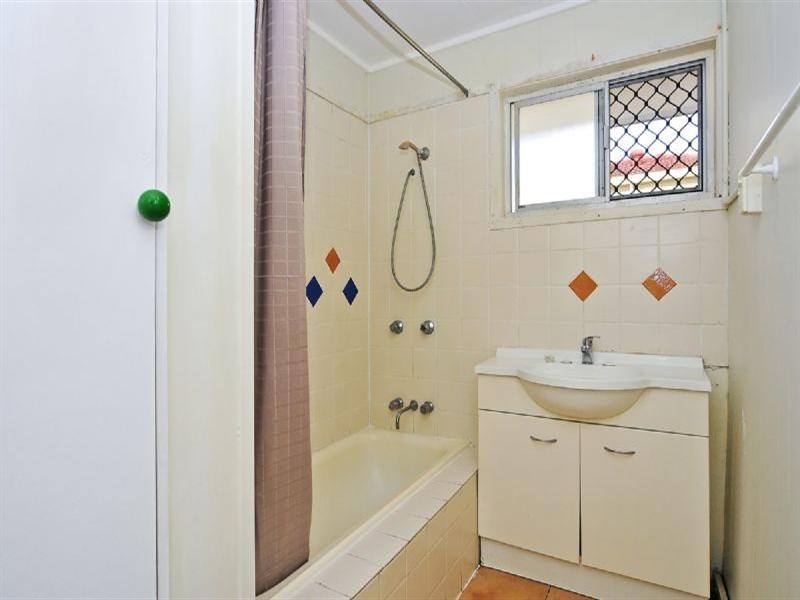 14 Dorricott Crescent, Goodna QLD 4300