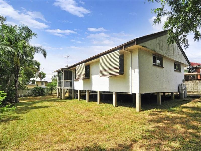 14 Dorricott Crescent, Goodna QLD 4300