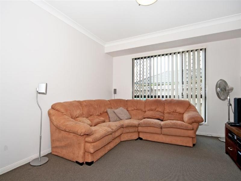 5 Patricia Place, Redbank Plains QLD 4301