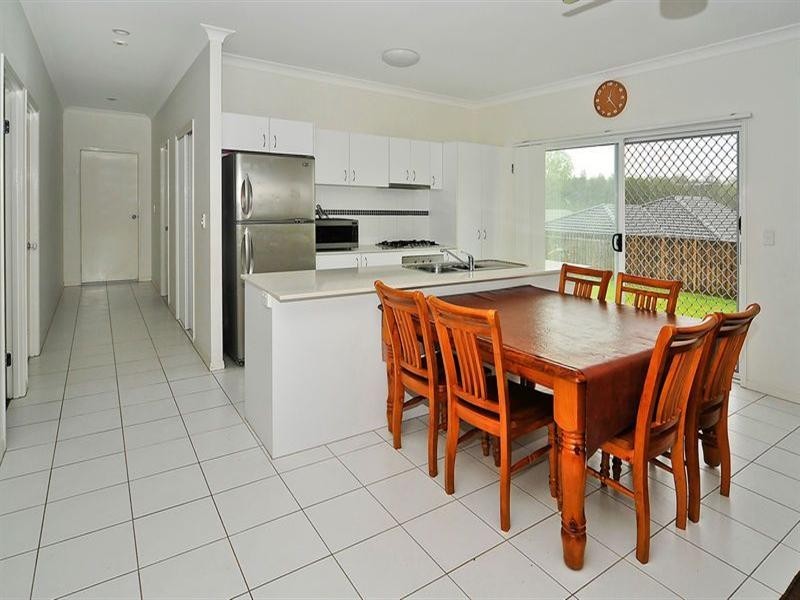 18 Raleigh Place, Redbank Plains QLD 4301