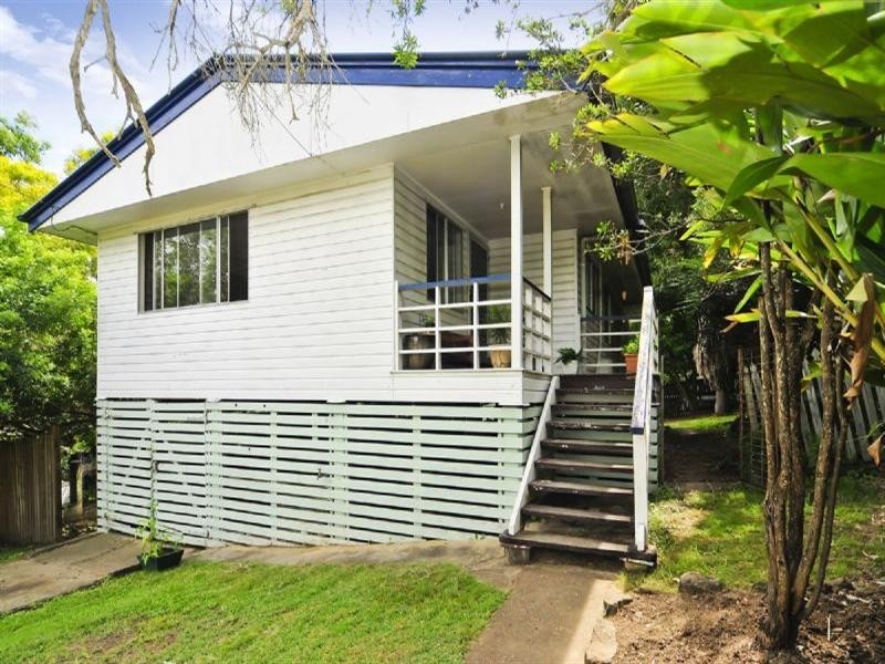 4 Warry Street, Gailes QLD 4300