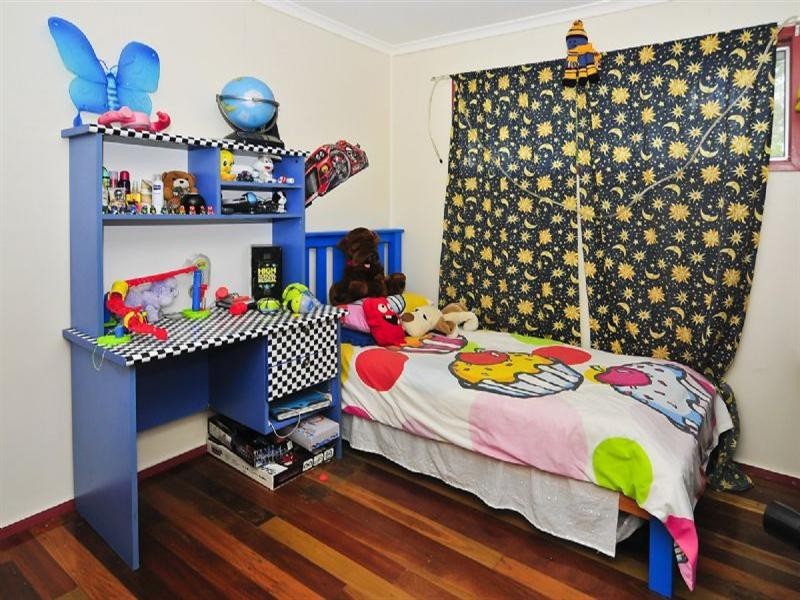 4 Warry Street, Gailes QLD 4300