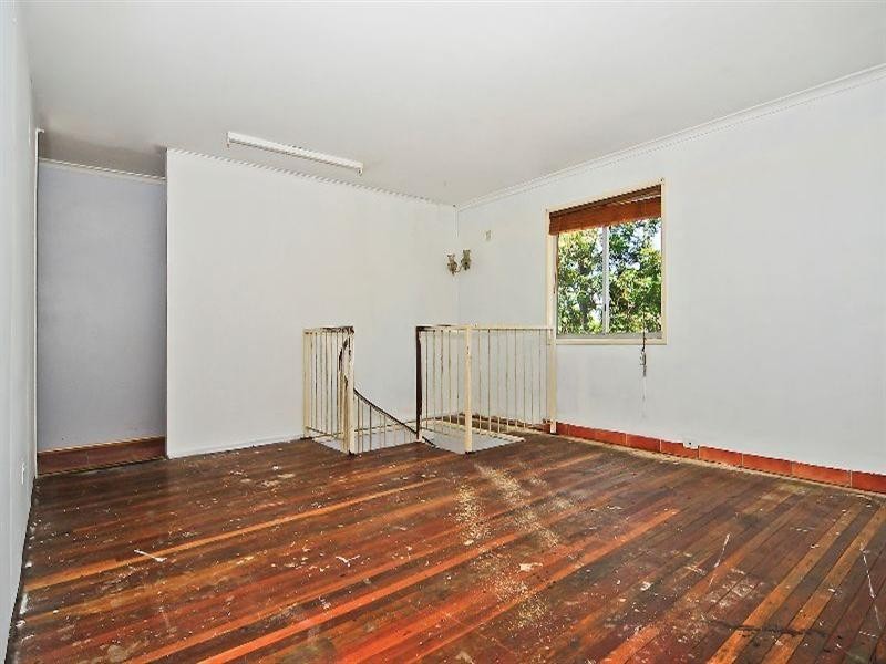 35 Vicki Street, Redbank Plains QLD 4301