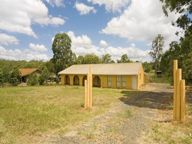 39-41 Harris Street, Bellbird Park QLD 4300