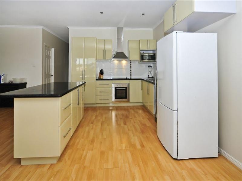 16 Griffin Crescent, Collingwood Park QLD 4301