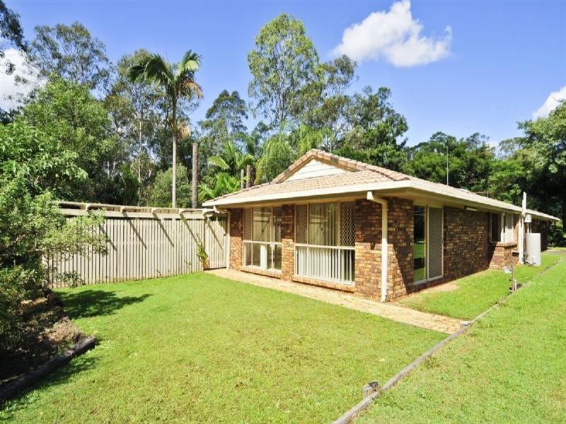 17 Wairuna Court, Pine Mountain QLD 4306