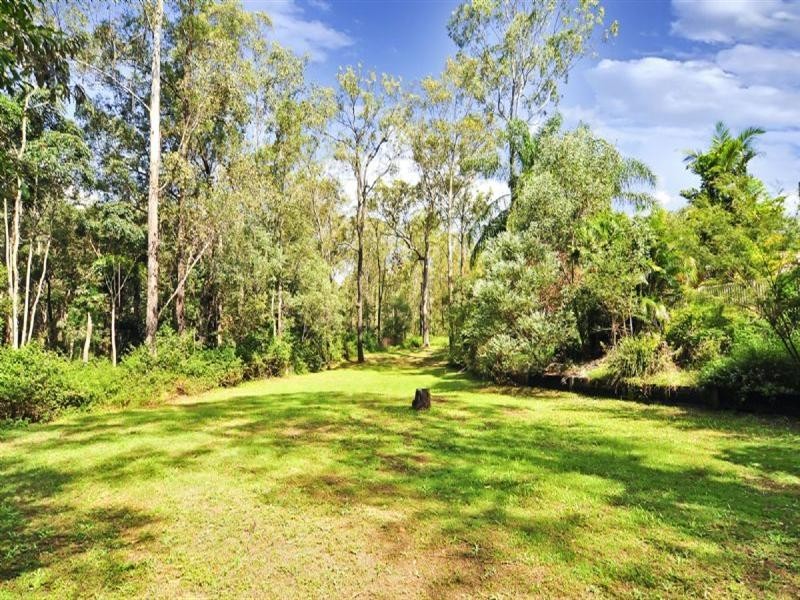 17 Wairuna Court, Pine Mountain QLD 4306