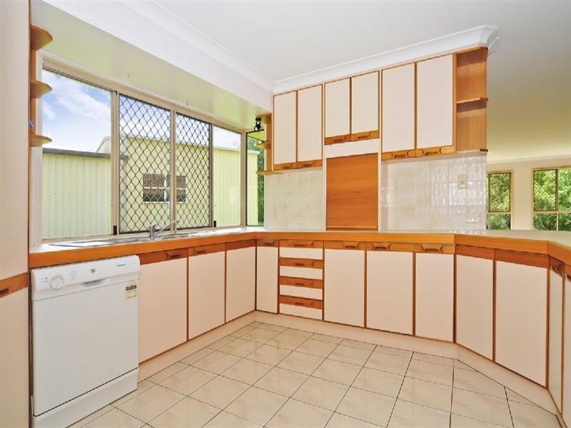 17 Wairuna Court, Pine Mountain QLD 4306