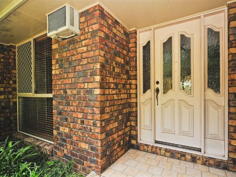 17 Wairuna Court, Pine Mountain QLD 4306