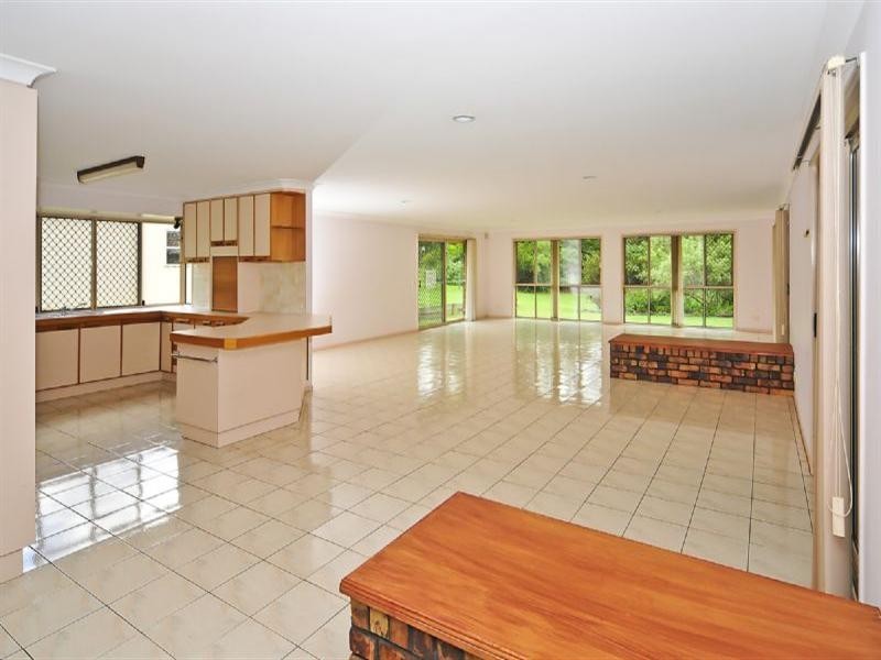 17 Wairuna Court, Pine Mountain QLD 4306