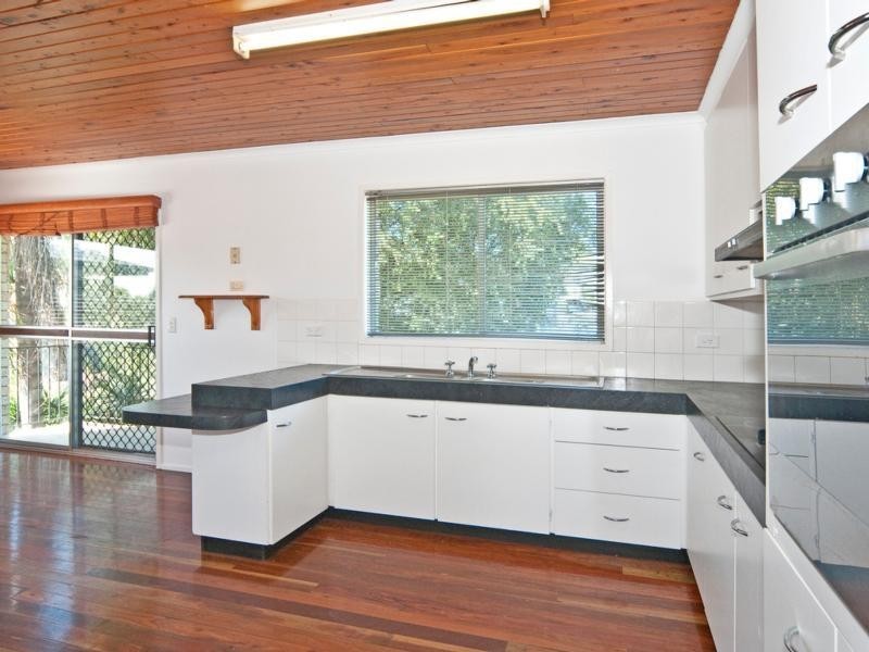 10 Thomas Street, Flinders View QLD 4305