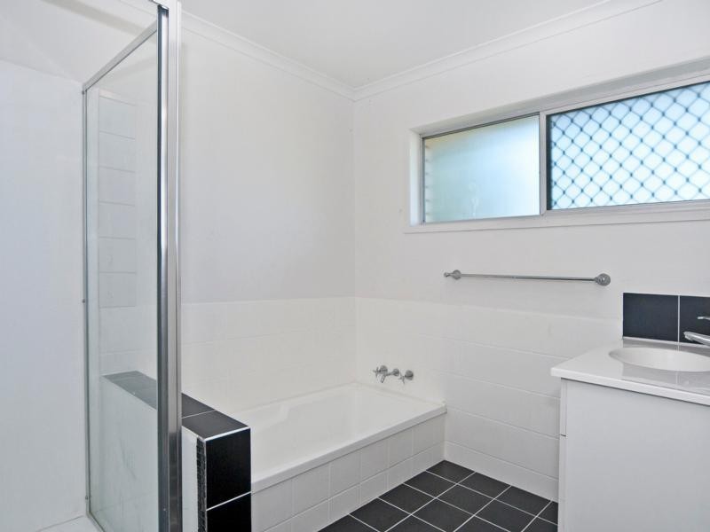 10 Thomas Street, Flinders View QLD 4305