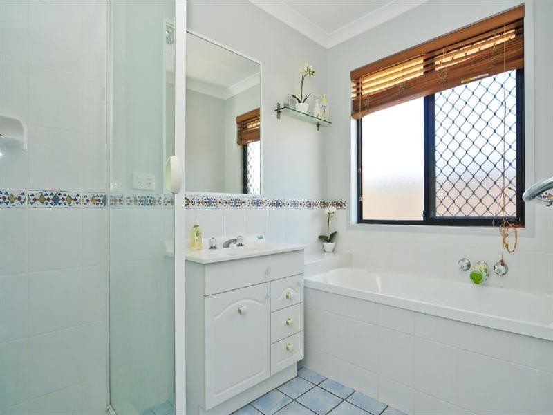 6 Buckland Court, Collingwood Park QLD 4301