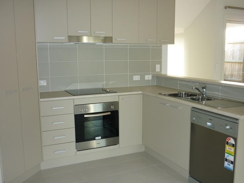 5 Boronia Court, Springfield Lakes QLD 4300