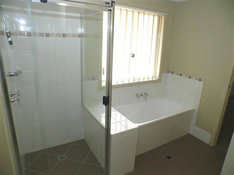 87 Collins, Collingwood Park QLD 4301