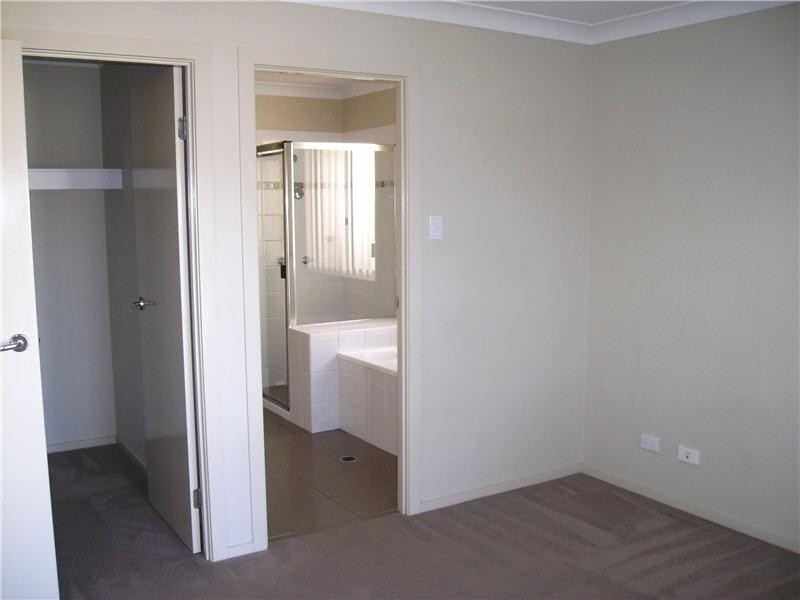 87 Collins, Collingwood Park QLD 4301