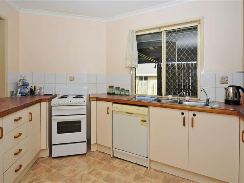 2/11 McBrien Court, Redbank Plains QLD 4301