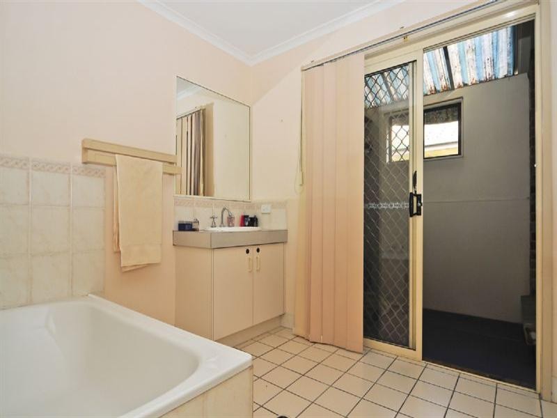 2/11 McBrien Court, Redbank Plains QLD 4301