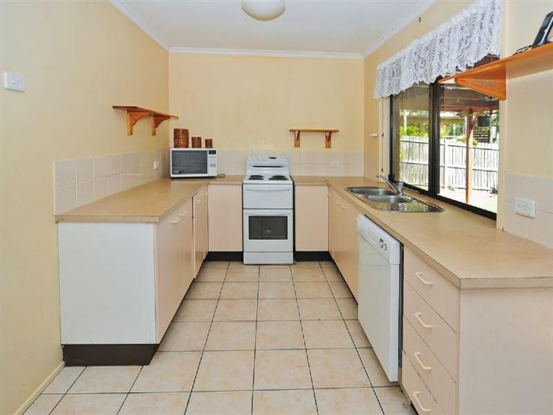 15 Woodbine Avenue, Camira QLD 4300