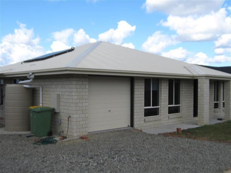 16 Ledger Street, Redbank Plains QLD 4301