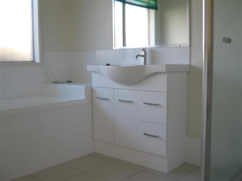 16 Ledger Street, Redbank Plains QLD 4301