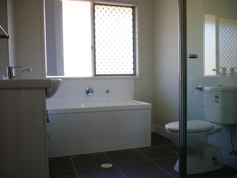 2 Ryan Court, Riverview QLD 4303