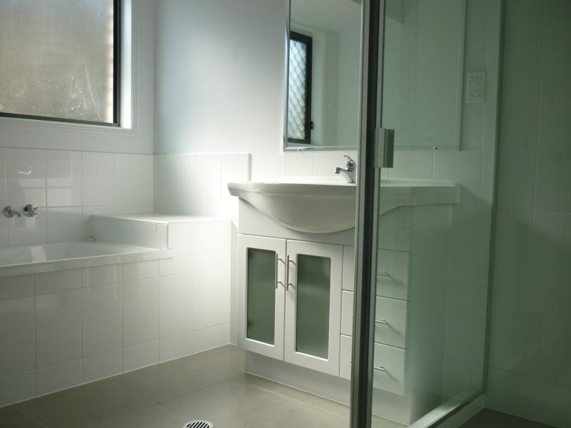 9 Statham Court, Redbank Plains QLD 4301