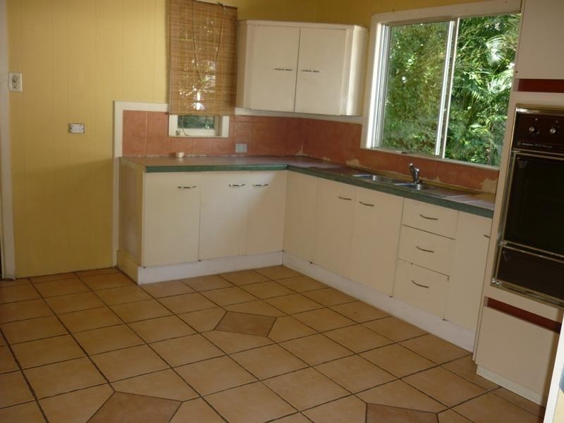 8 Little Street, Goodna QLD 4300