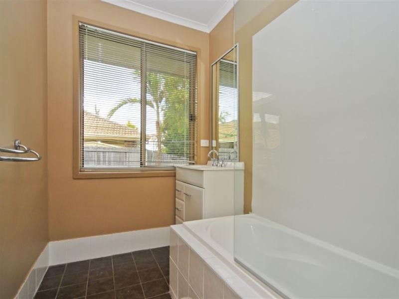 14 Scullin Street, Collingwood Park QLD 4301