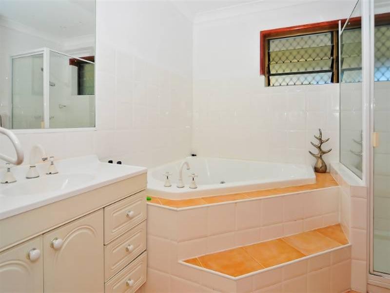 16 Lorikeet Lane, Bellbird Park QLD 4300