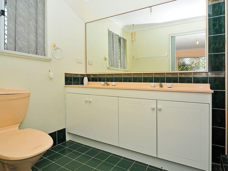 14 Rosa Court, Camira QLD 4300