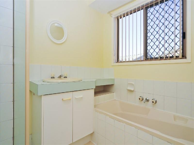 5 Fisher Street, Collingwood Park QLD 4301
