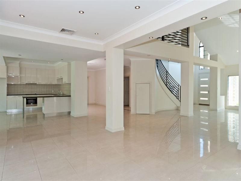 14 Oakview Circuit, Brookwater QLD 4300