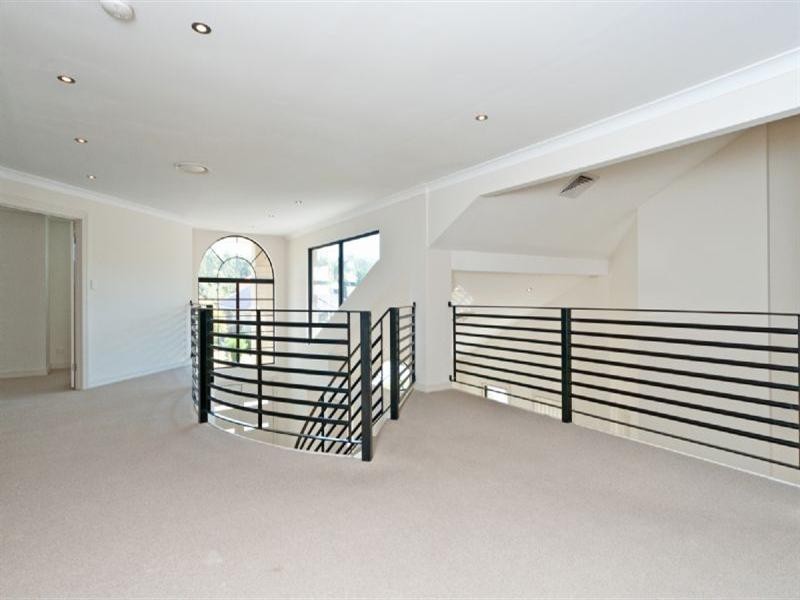 14 Oakview Circuit, Brookwater QLD 4300